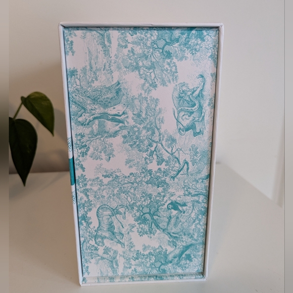 Christian Dior gift box - Picture 6 of 14